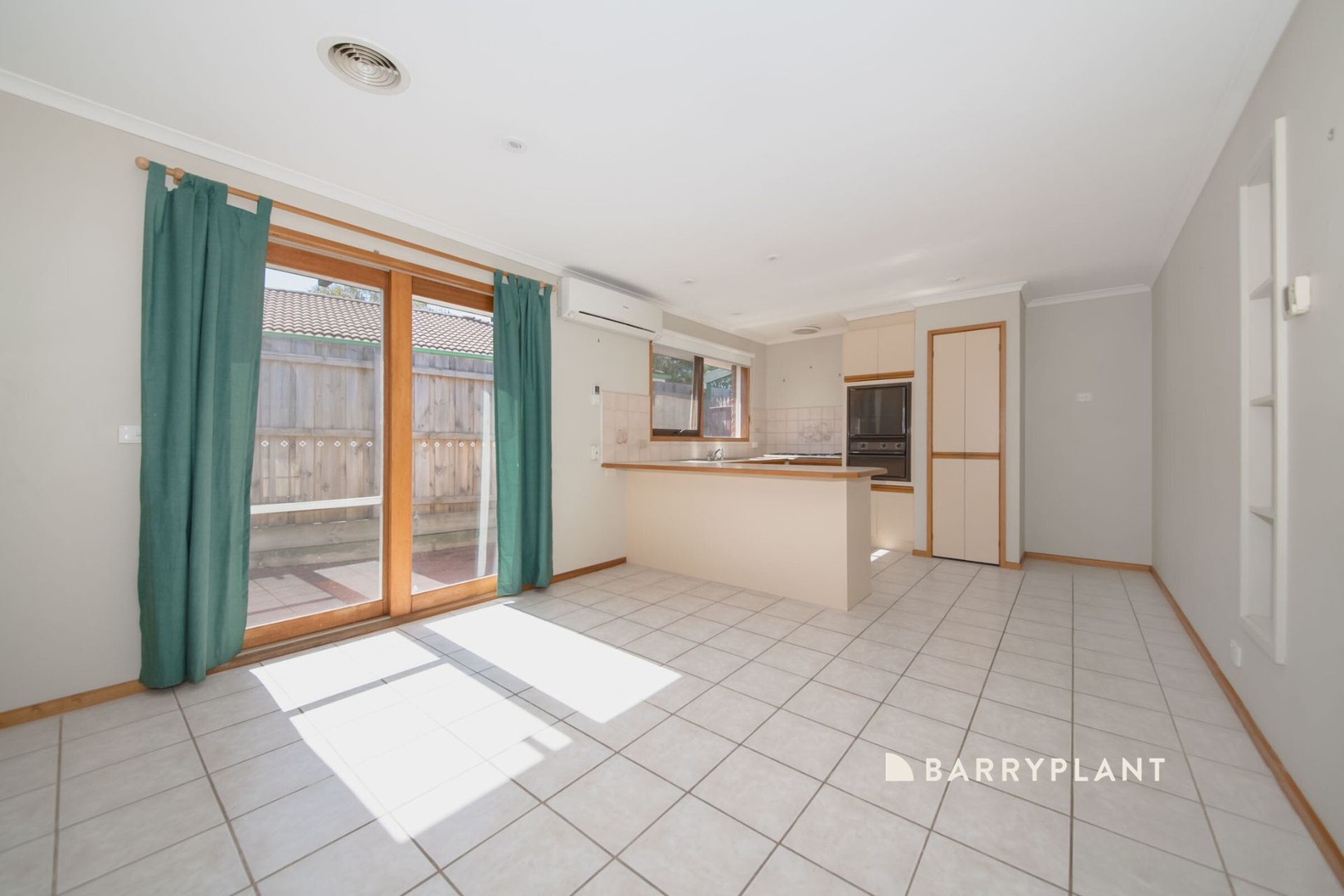 34 Ravensthorpe Crescent, Narre Warren, VIC 3805, Narre Warren - Thumbnail 3