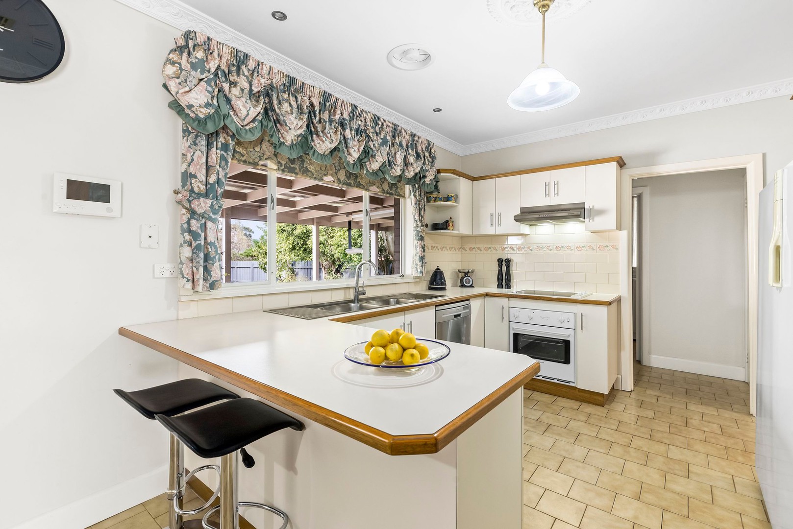 34 Ridge Drive, Avondale Heights, VIC 3034, Avondale Heights - Thumbnail 4