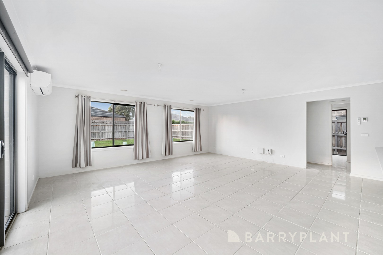 34 Saltbush Crescent, Brookfield, VIC 3338 - Thumbnail 2 - 28/06/2024