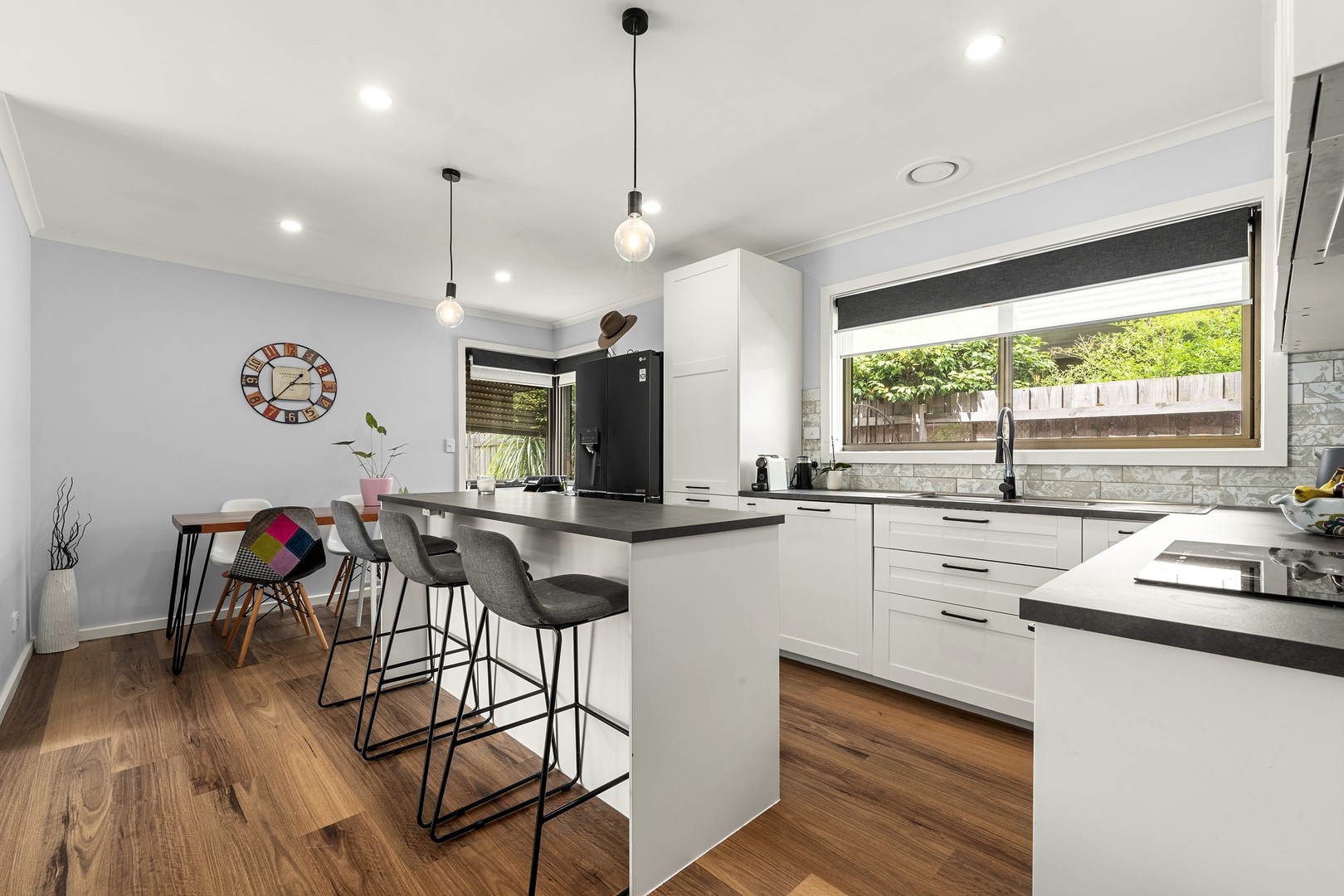 34 Sandhurst Crescent, Bundoora, VIC 3083 - Thumbnail 2 - 20/01/2022