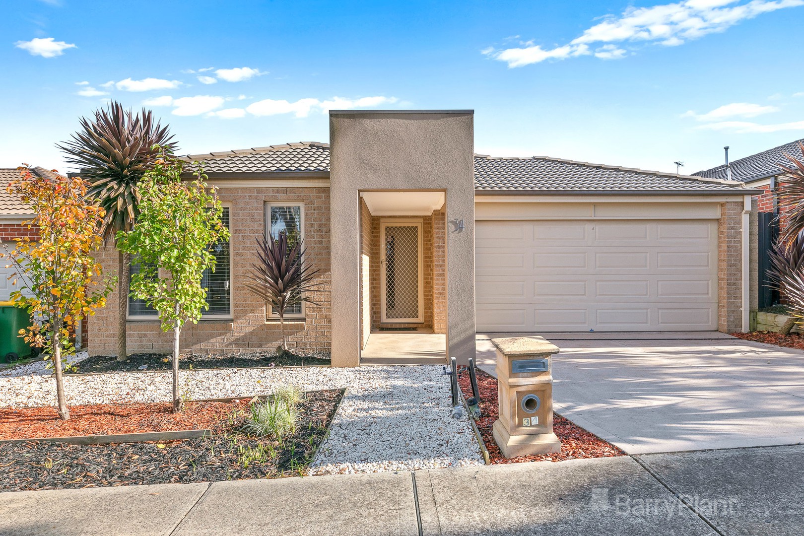 34 Sienna Way, Pakenham, VIC 3810, Pakenham - Thumbnail 2