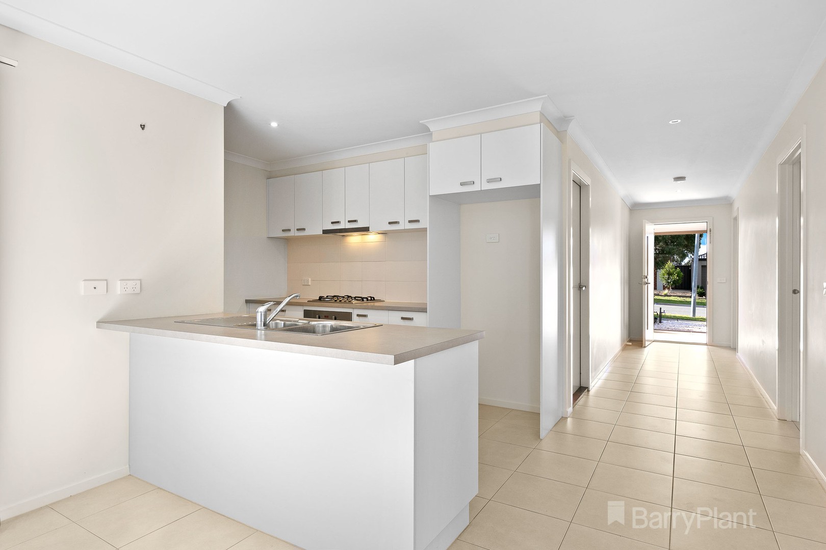 34 Sienna Way, Pakenham, VIC 3810, Pakenham - Thumbnail 4