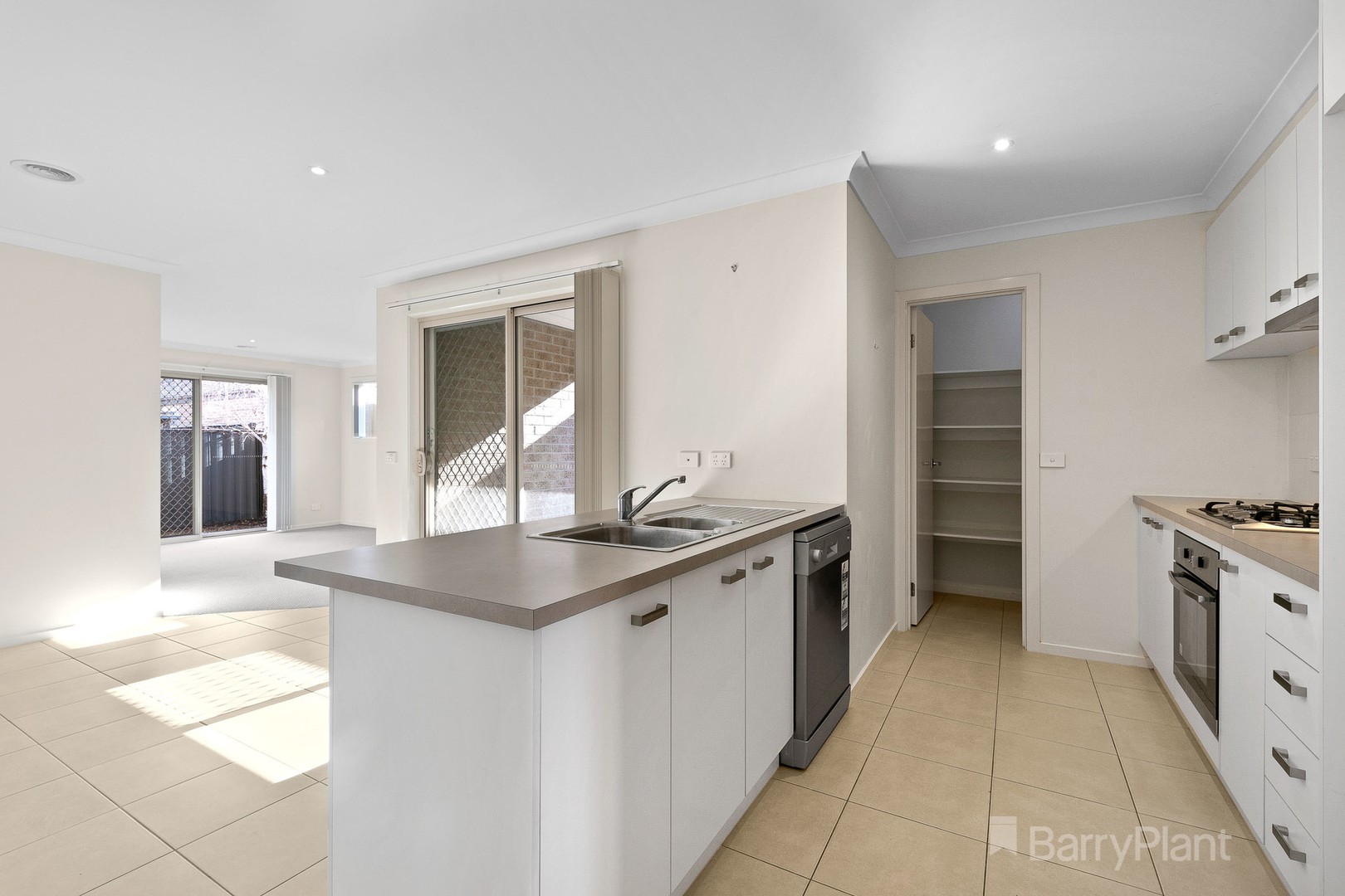 34 Sienna Way, Pakenham, VIC 3810, Pakenham - Thumbnail 5