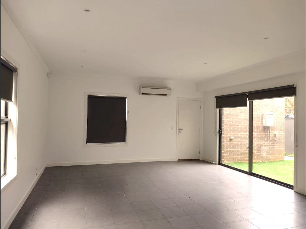 34 The Esplanade, Caroline Springs, VIC 3023, Caroline Springs - Thumbnail 4