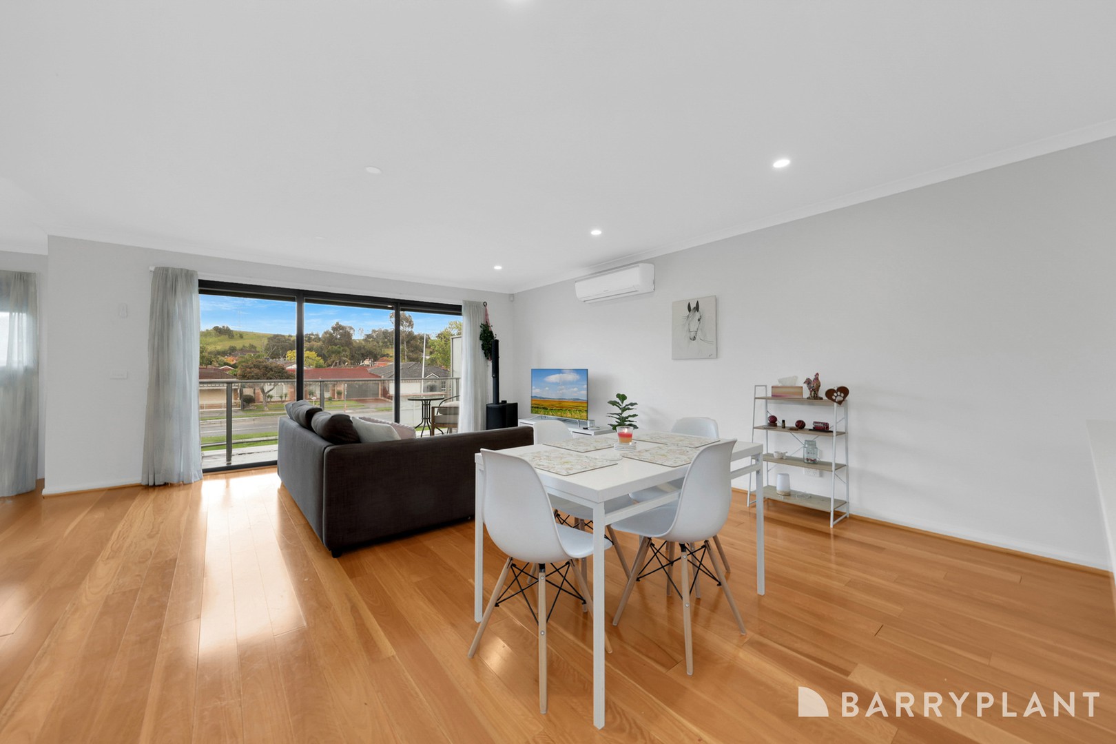 34 The Lakes Boulevard, South Morang, VIC 3752, South Morang - Thumbnail 4