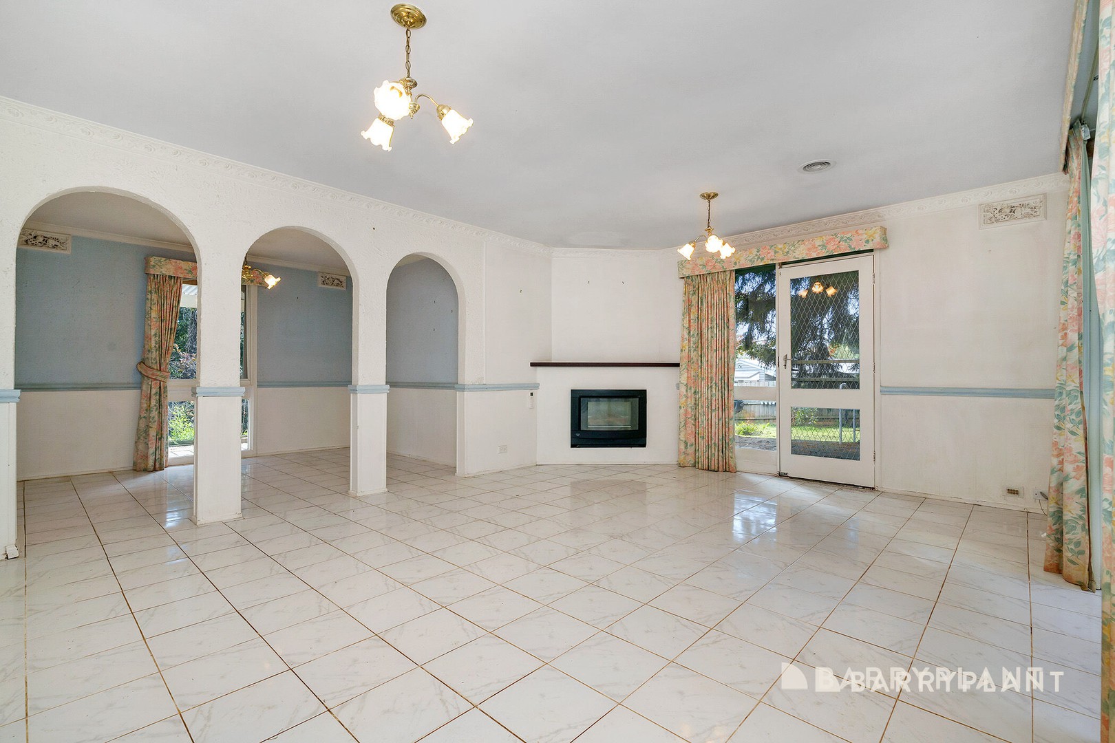 34 View Hill Road, Cockatoo, VIC 3781, Cockatoo - Thumbnail 2