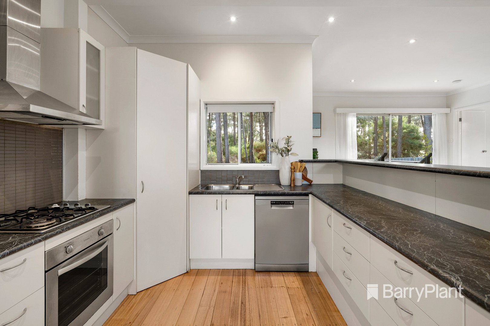 34 Wallace Avenue, Frankston, VIC 3199, Frankston - Thumbnail 4