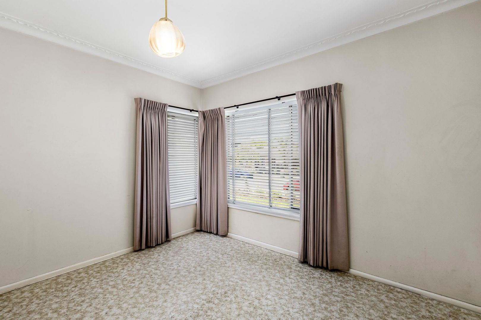 34 Westminster Drive, Avondale Heights, VIC 3034, Avondale Heights - Thumbnail 3