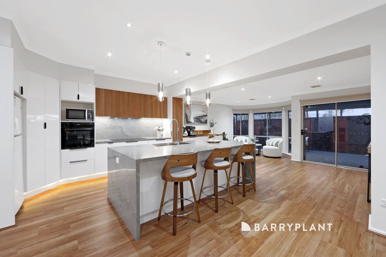 34 Whitecliffe Drive, Rowville, VIC 3178, Rowville - Thumbnail 2