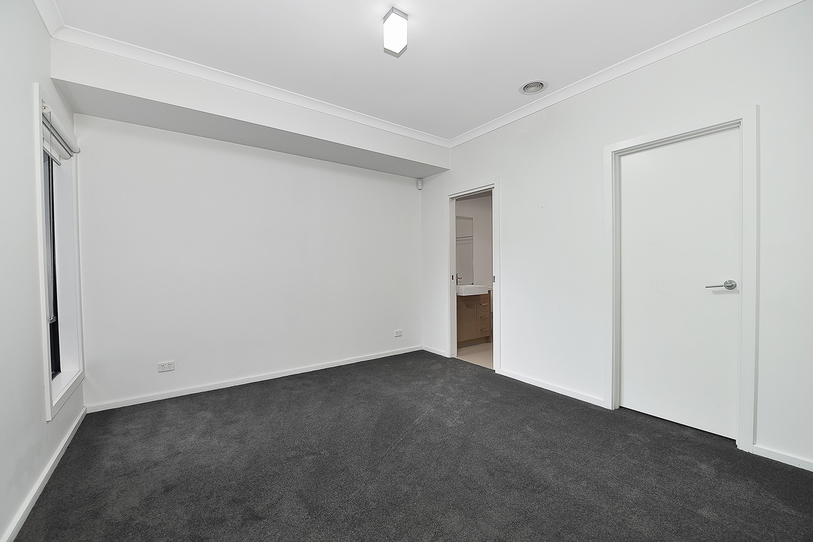 34 Wingara Avenue, Keilor East, VIC 3033, Keilor East - Thumbnail 3