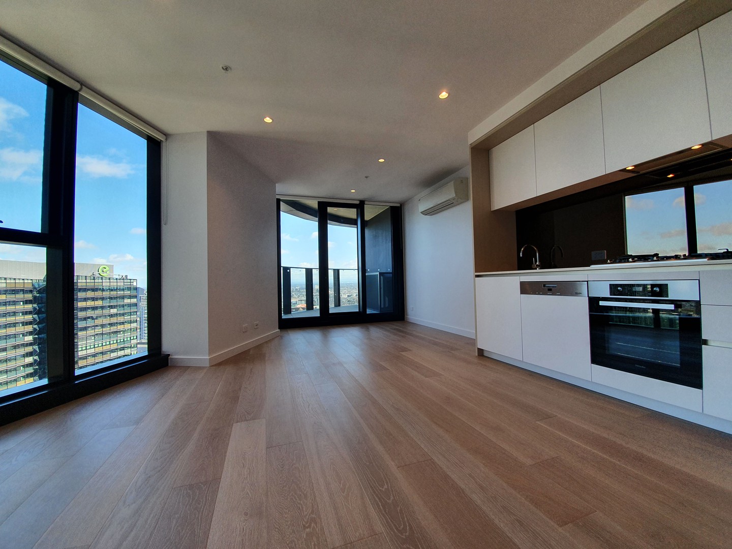 3401/628 Flinders Street, Docklands, VIC 3008, Docklands - Thumbnail 2