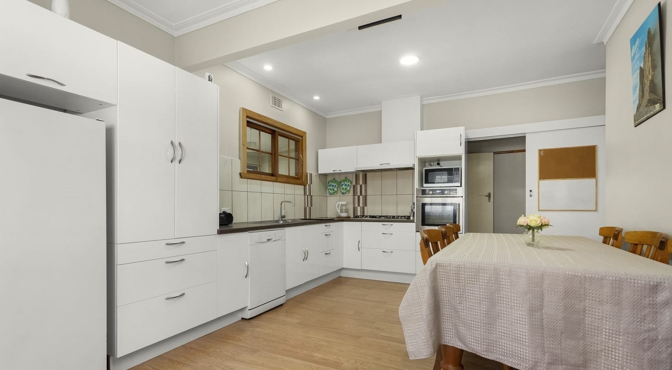 345 Sussex Street, Pascoe Vale, VIC 3044 - Thumbnail 1 - 09/11/2021