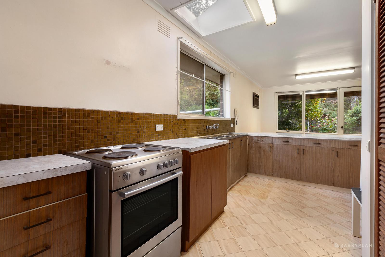 348 Yallambie Road, Yallambie, VIC 3085, Yallambie - Thumbnail 4