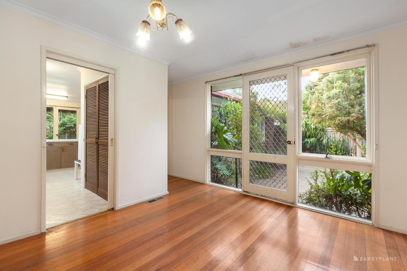 348 Yallambie Road, Yallambie, VIC 3085, Yallambie - Thumbnail 5