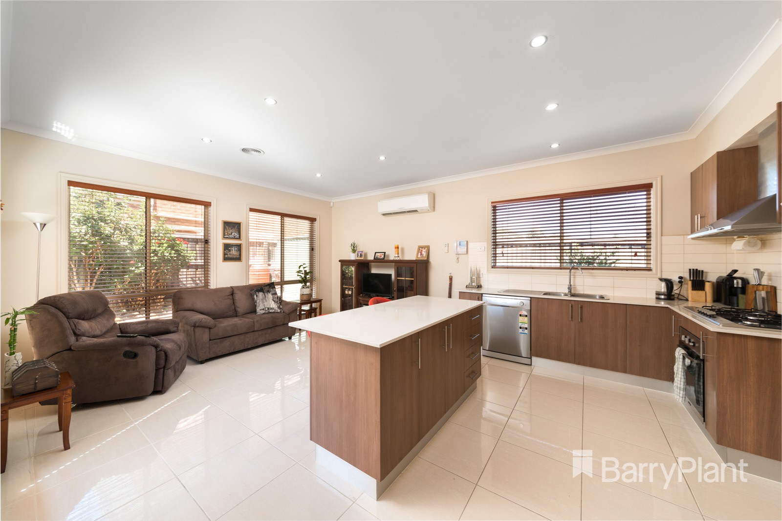35 Abercrombie Grove, Epping, VIC 3076, Epping - Thumbnail 2