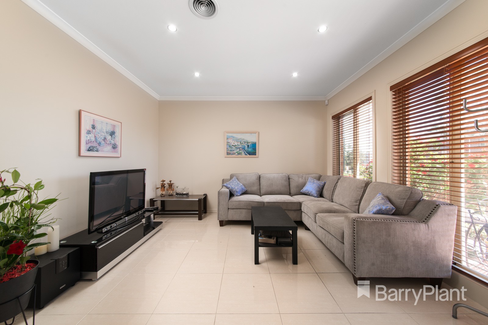 35 Abercrombie Grove, Epping, VIC 3076, Epping - Thumbnail 4