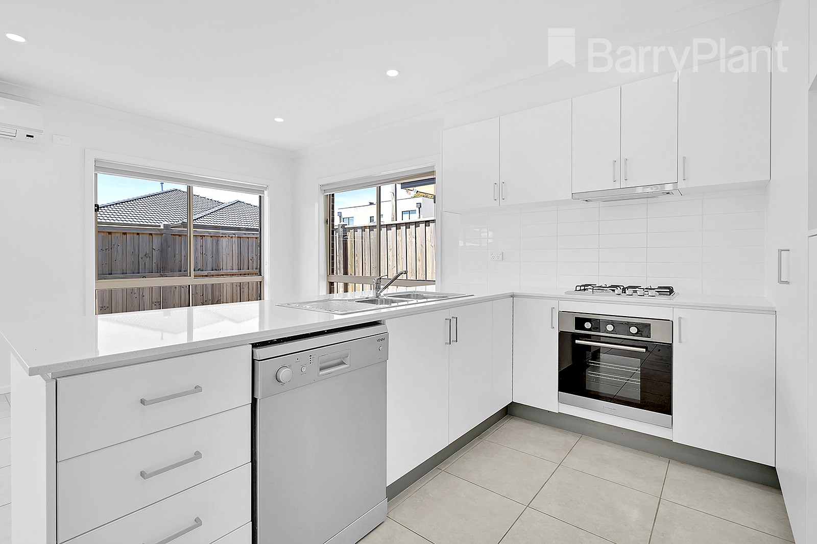 35 Albion Crescent, Mickleham, VIC 3064, Mickleham - Thumbnail 3