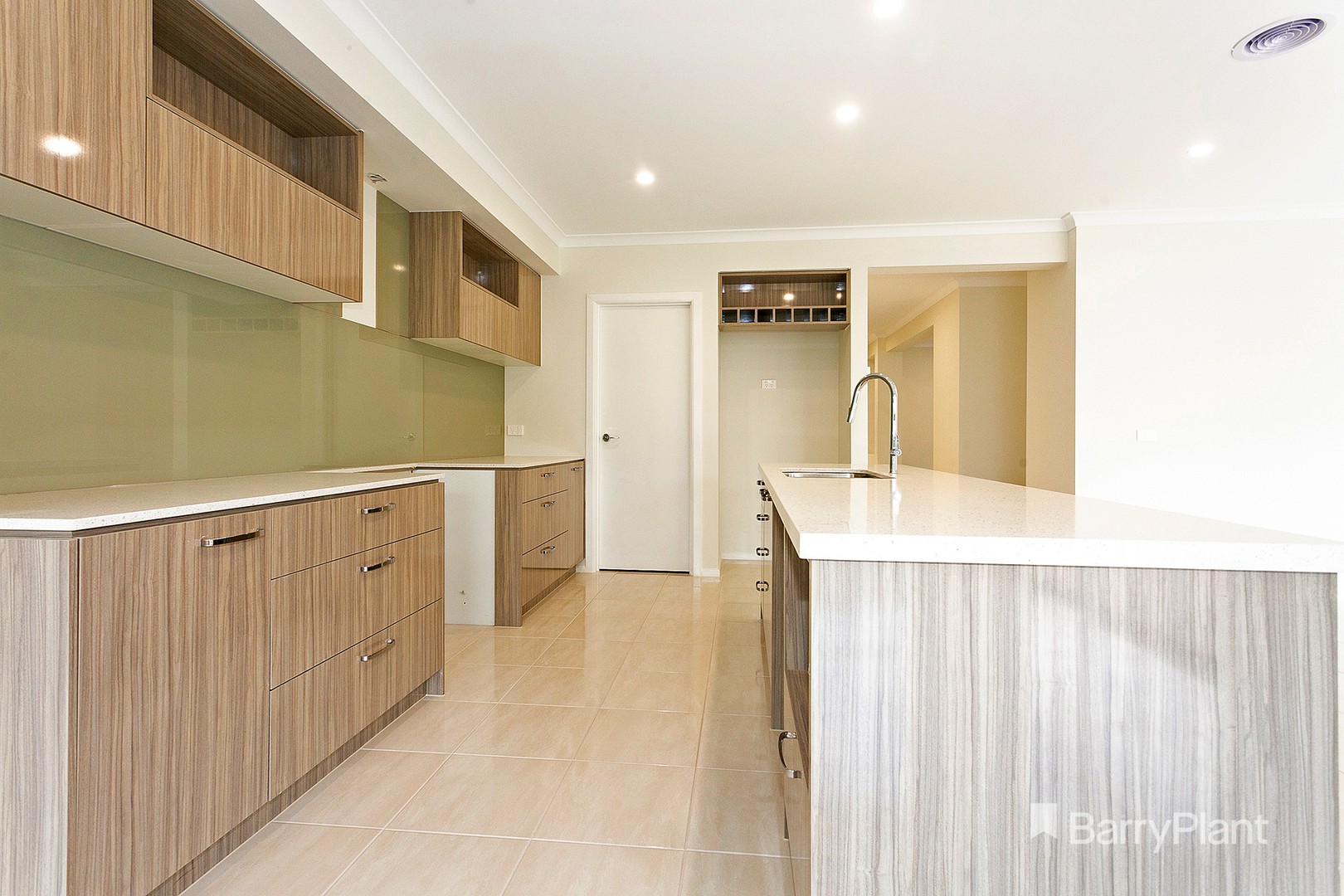 35 Ashbury Rise, Berwick, VIC 3806 - Thumbnail 2 - 10/05/2024