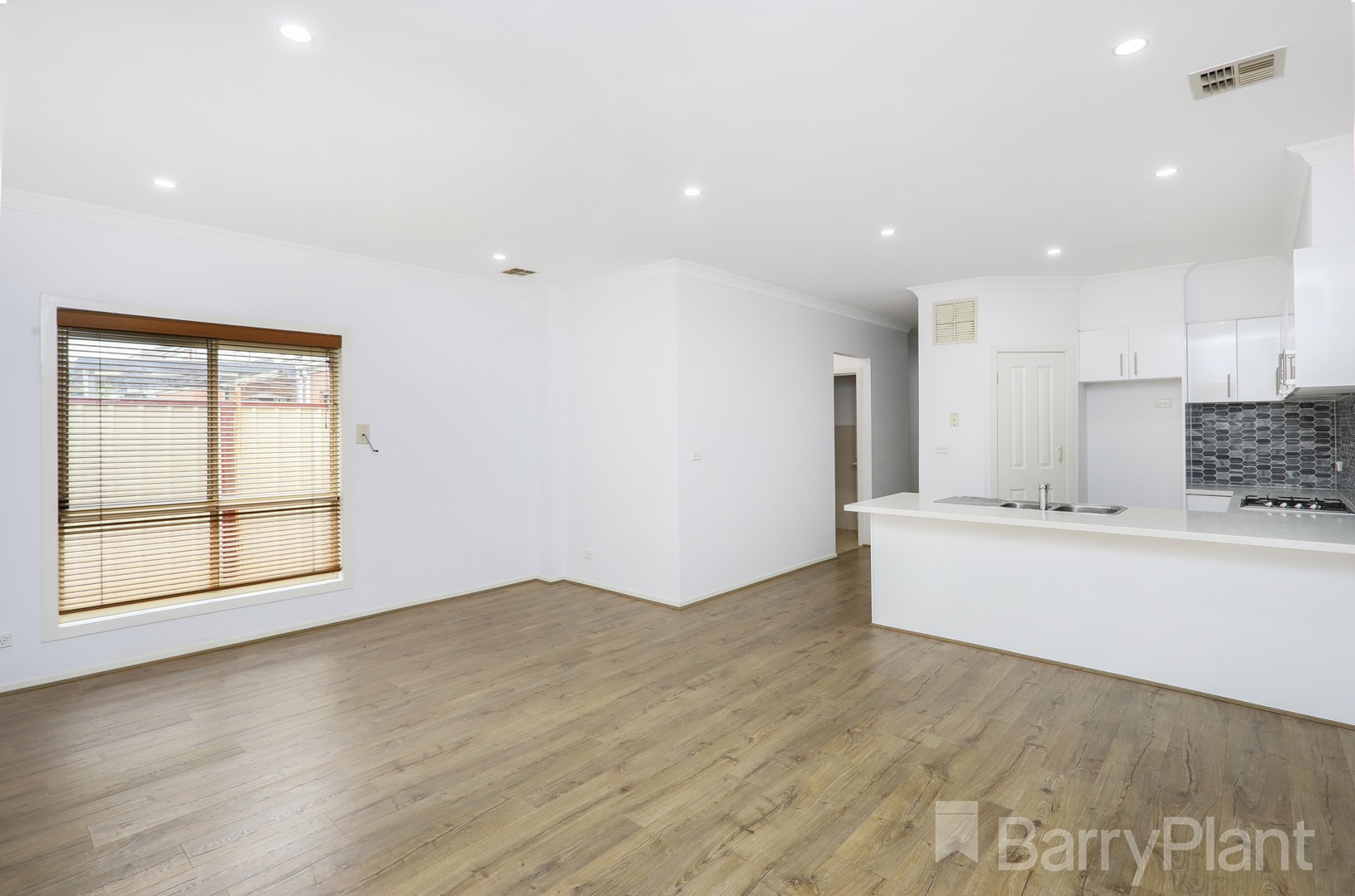 35 Augusta Crescent, Sunshine North, VIC 3020, Sunshine North - Thumbnail 6