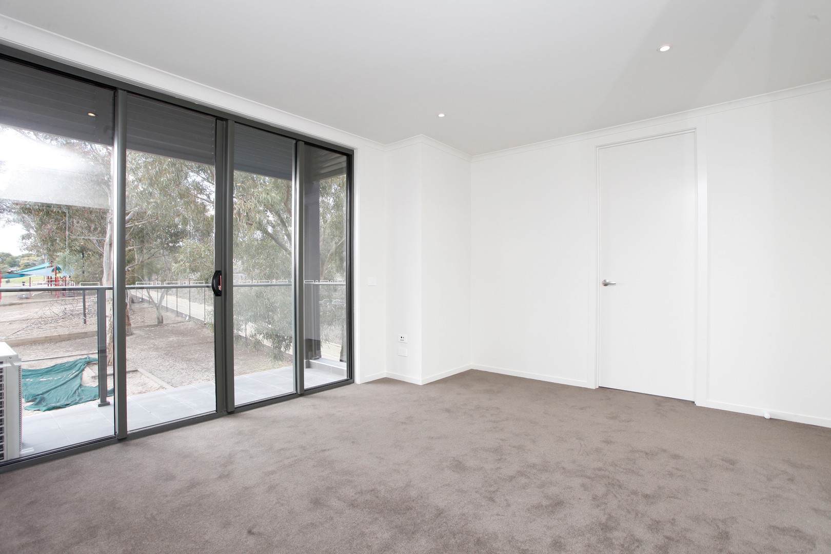 35 Bailey Crescent, Oak Park, VIC 3046, Oak Park - Thumbnail 4
