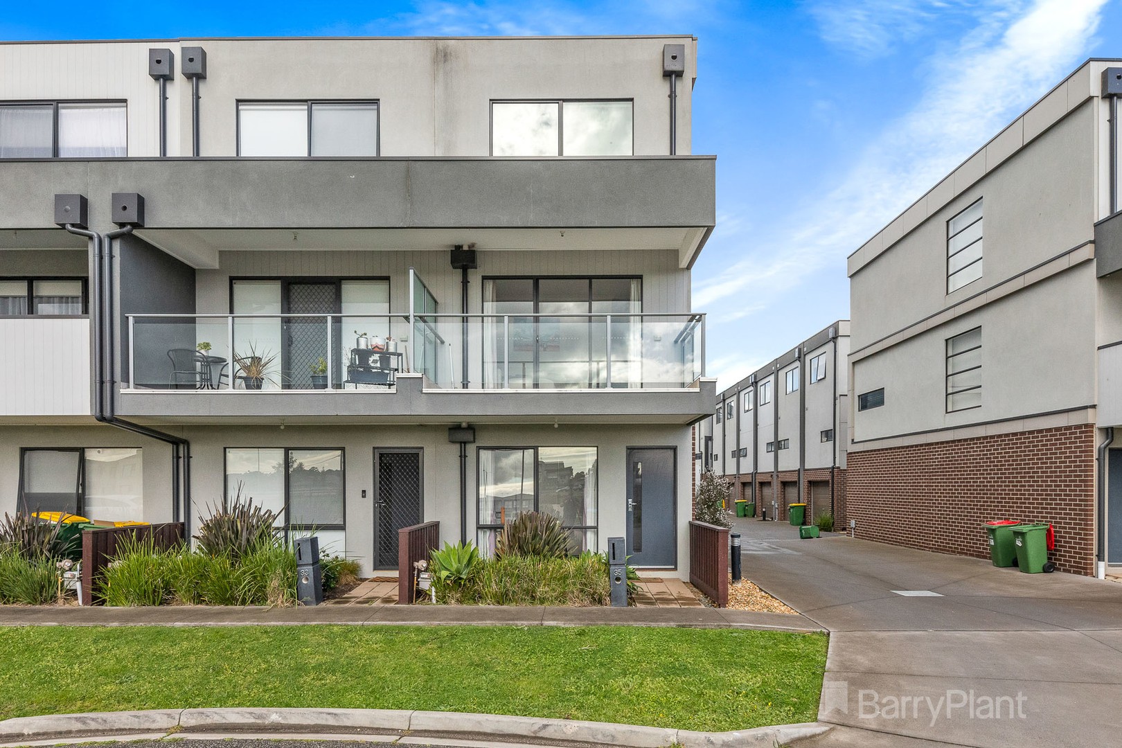 35 Bianca Court, Pakenham, VIC 3810, Pakenham - Thumbnail 2