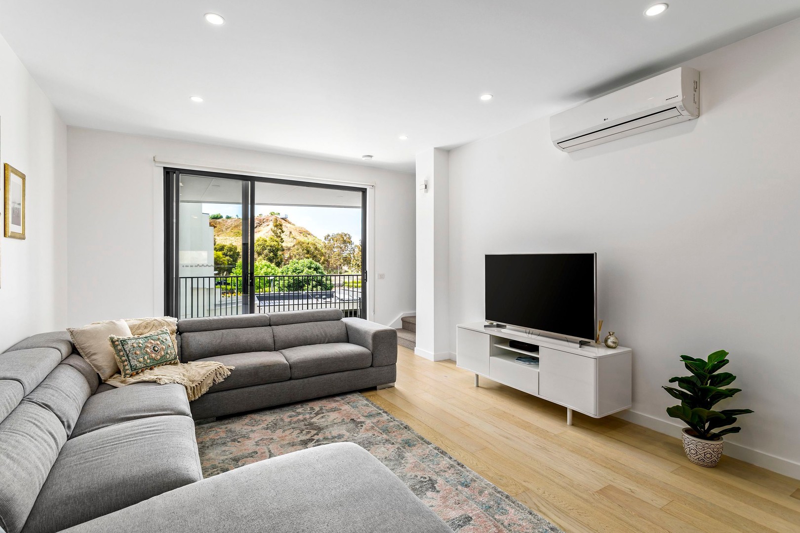 35 Boardwalk Place, Keilor East, VIC 3033, Keilor East - Thumbnail 6