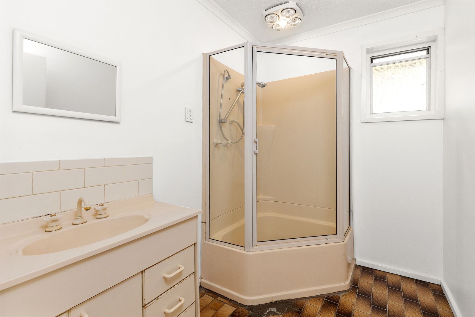 35 Brentwood Drive, Avondale Heights, VIC 3034, Avondale Heights - Thumbnail 5