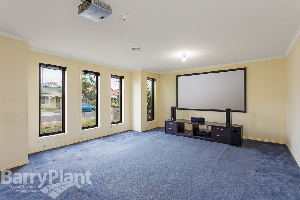 35 Copeland Crescent, Point Cook, VIC 3030, Point Cook - Thumbnail 3