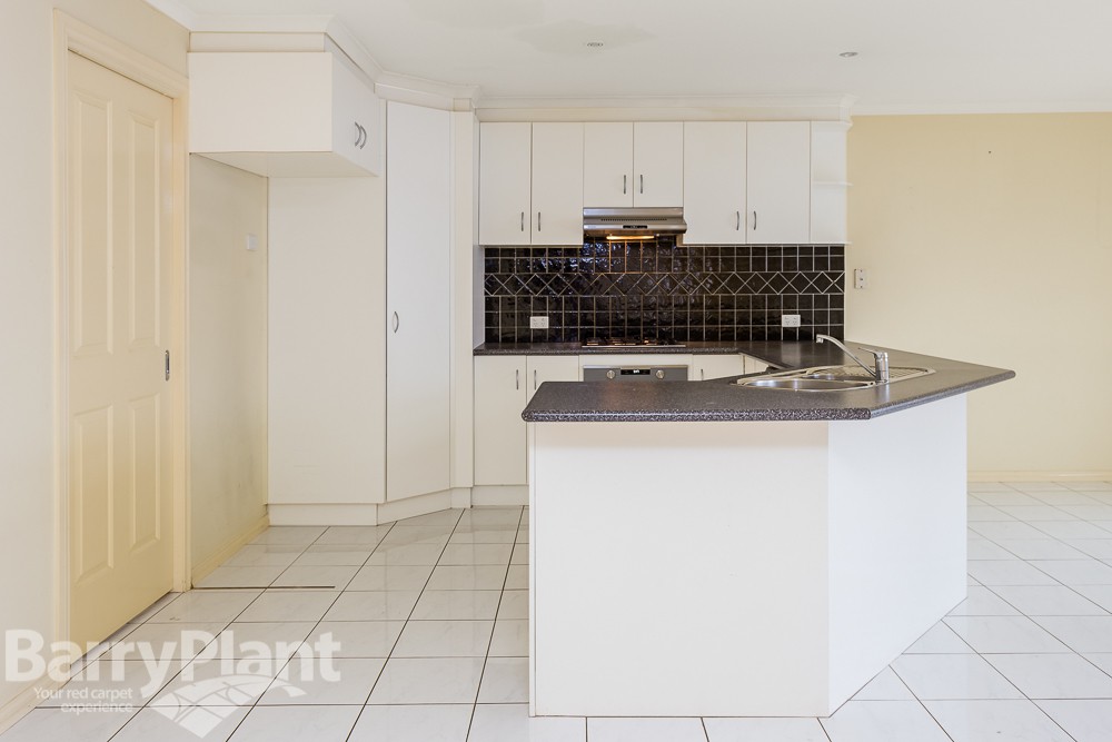 35 Copeland Crescent, Point Cook, VIC 3030, Point Cook - Thumbnail 4