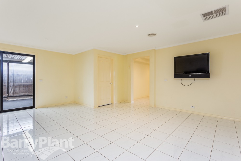 35 Copeland Crescent, Point Cook, VIC 3030, Point Cook - Thumbnail 7