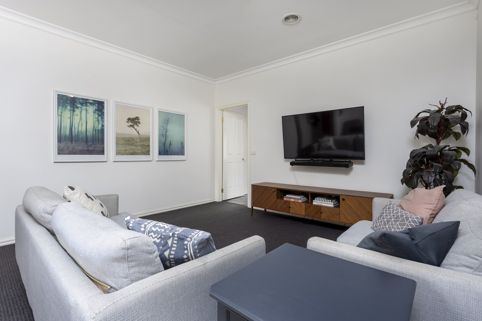 35 Dolphin Crescent, Point Cook, VIC 3030, Point Cook - Thumbnail 3