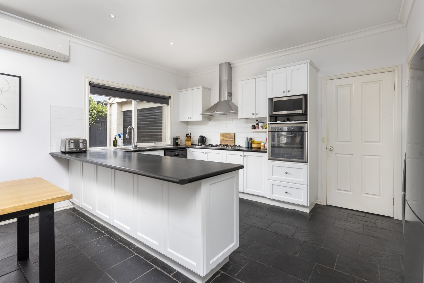 35 Dolphin Crescent, Point Cook, VIC 3030 - Thumbnail 2 - 23/01/2025