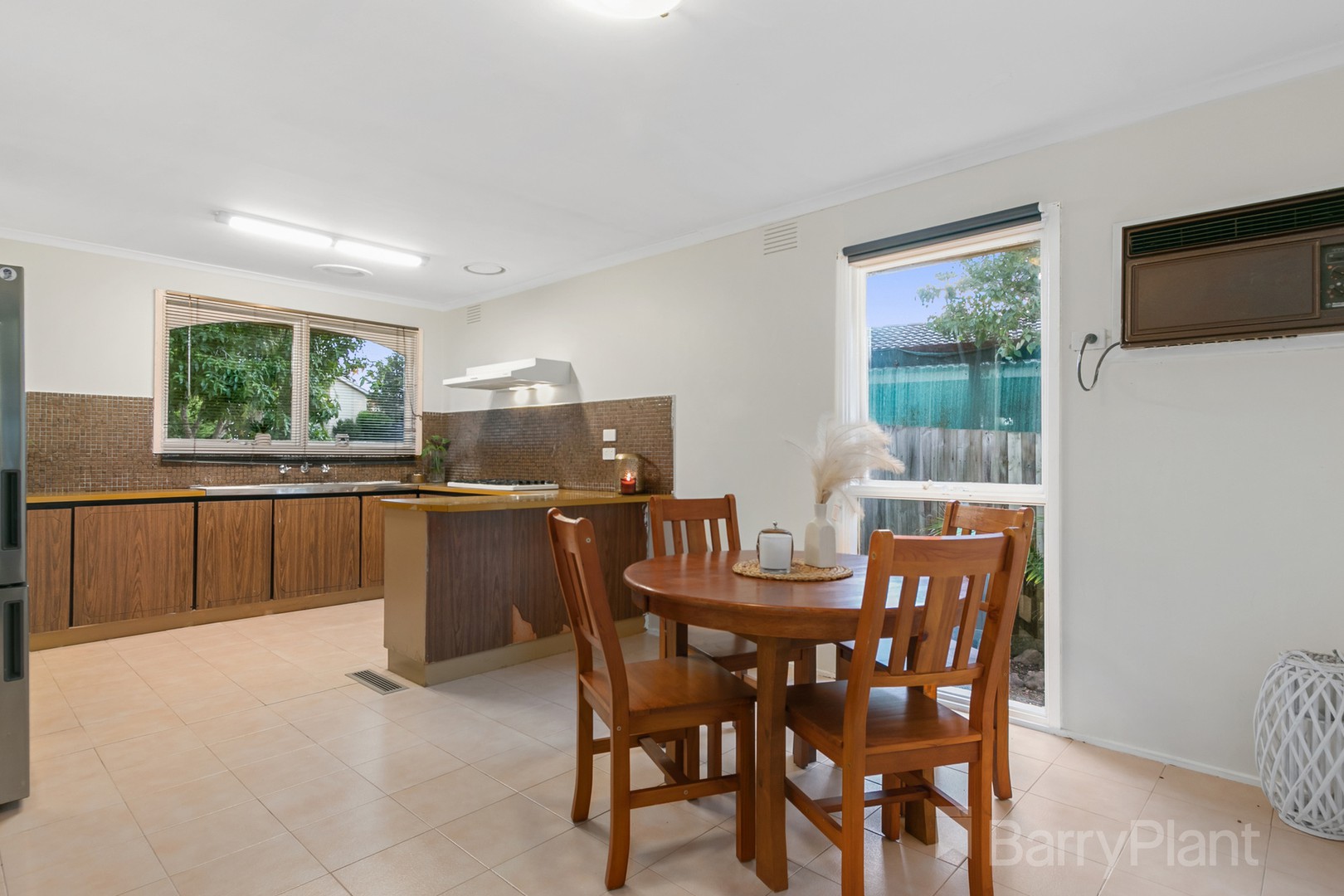 35 Dumfries Way, Wantirna, VIC 3152, Wantirna - Thumbnail 4