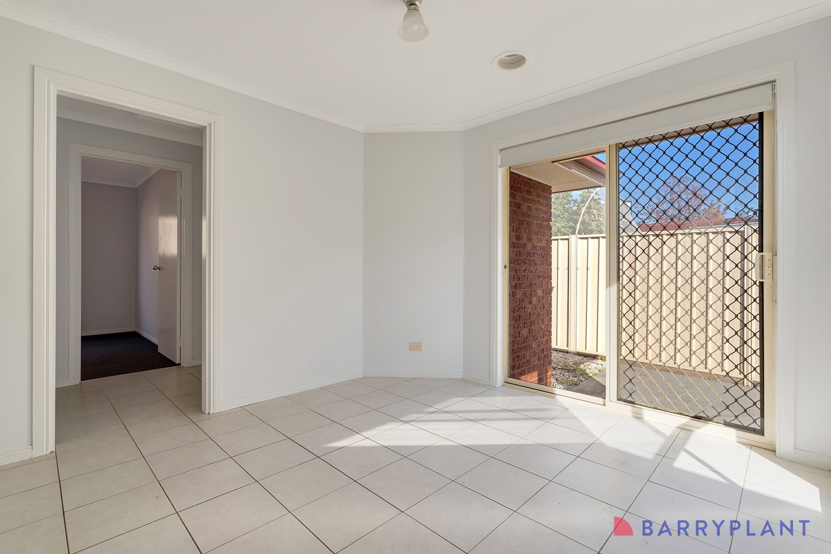 35 Elinda Place, Reservoir, VIC 3073, Reservoir - Thumbnail 4