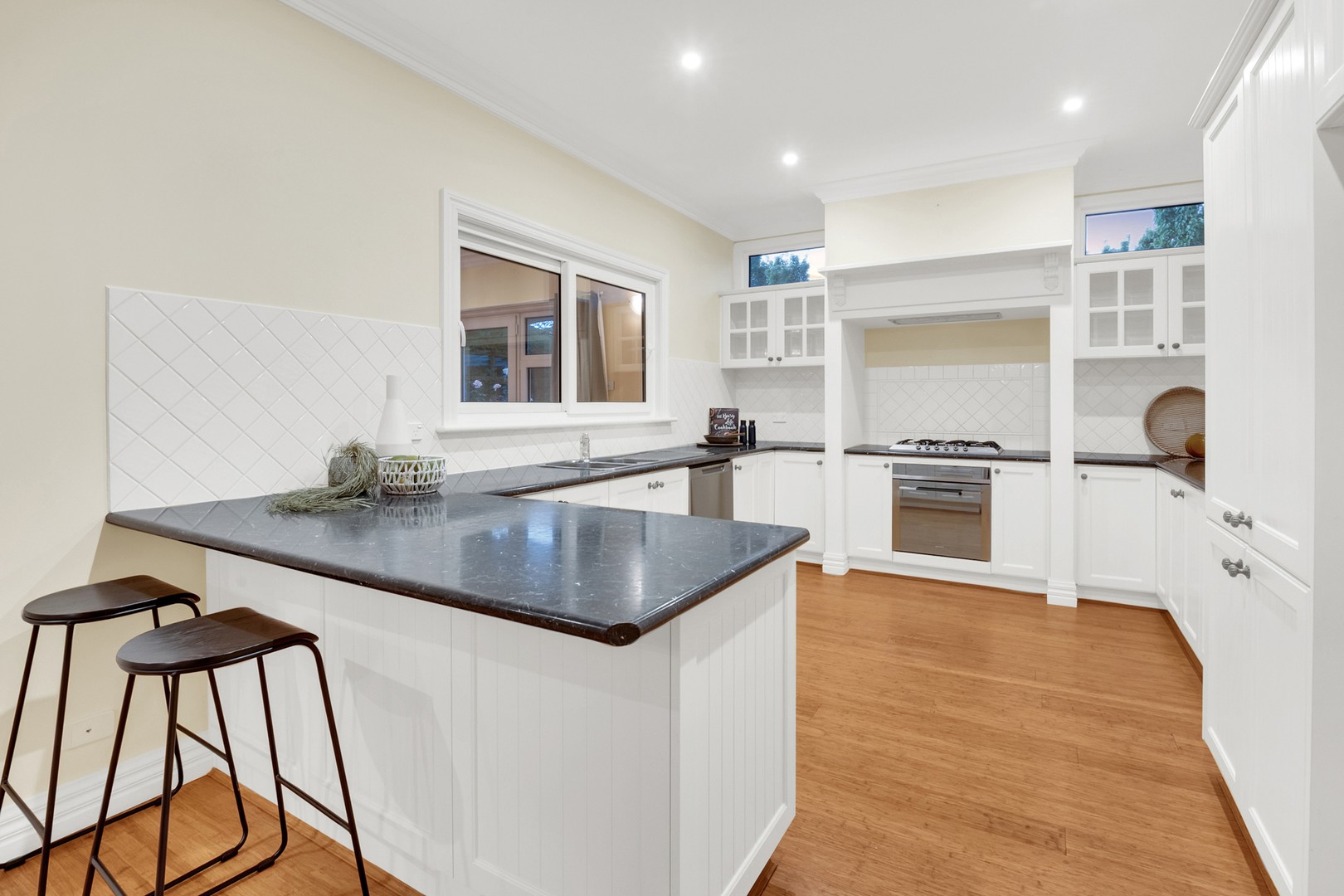 35 Golfview Drive, Craigieburn, VIC 3064, Craigieburn - Thumbnail 5