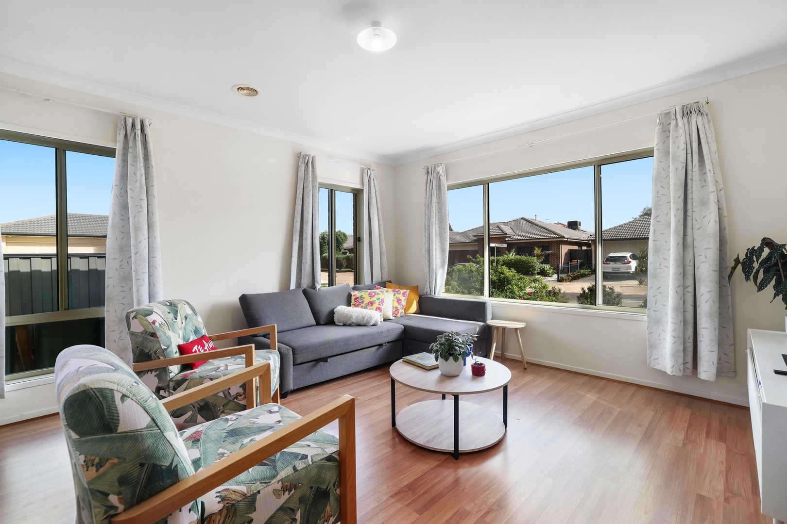 35 Hardwick Road, Point Cook, VIC 3030 - Thumbnail 2 - 23/12/2025