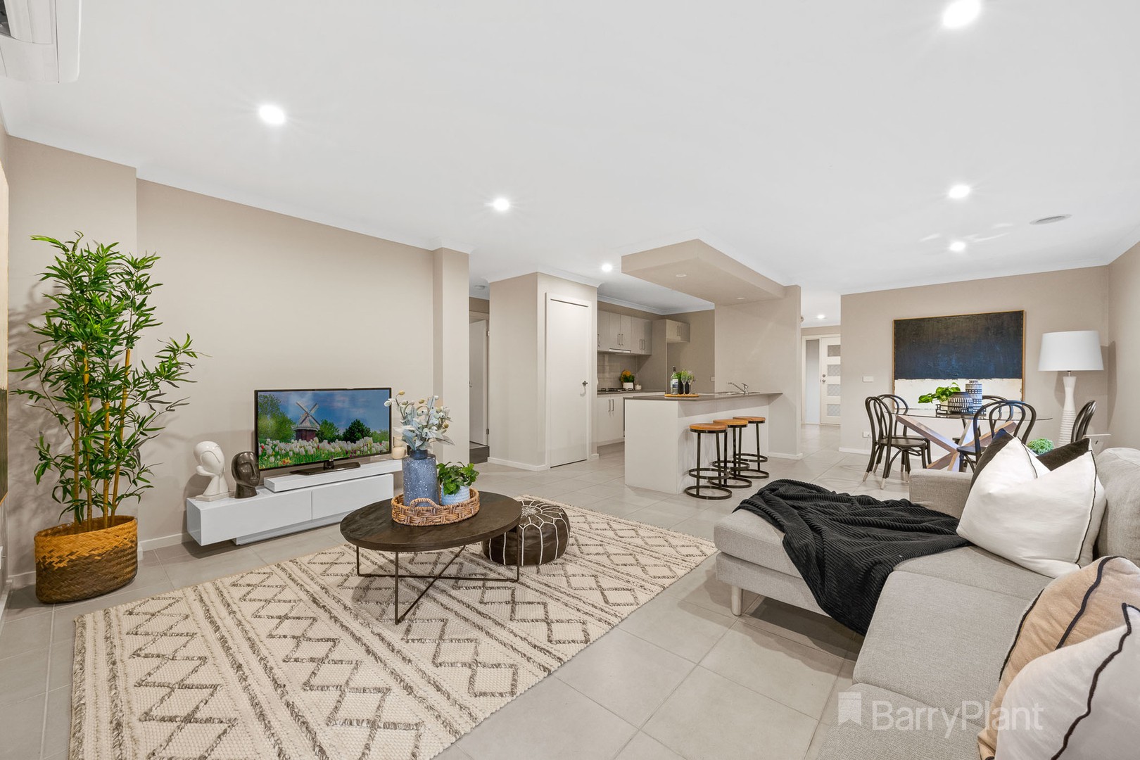35 Henrietta Avenue, Officer, VIC 3809, Officer - Thumbnail 2