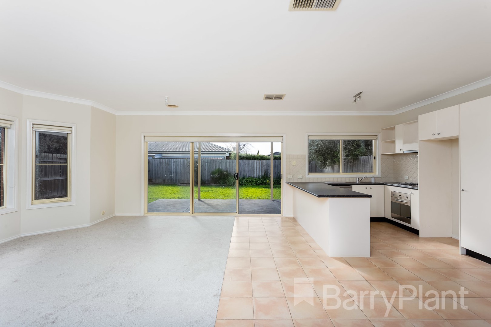 35 Hollington Crescent, Point Cook, VIC 3030, Point Cook - Thumbnail 2