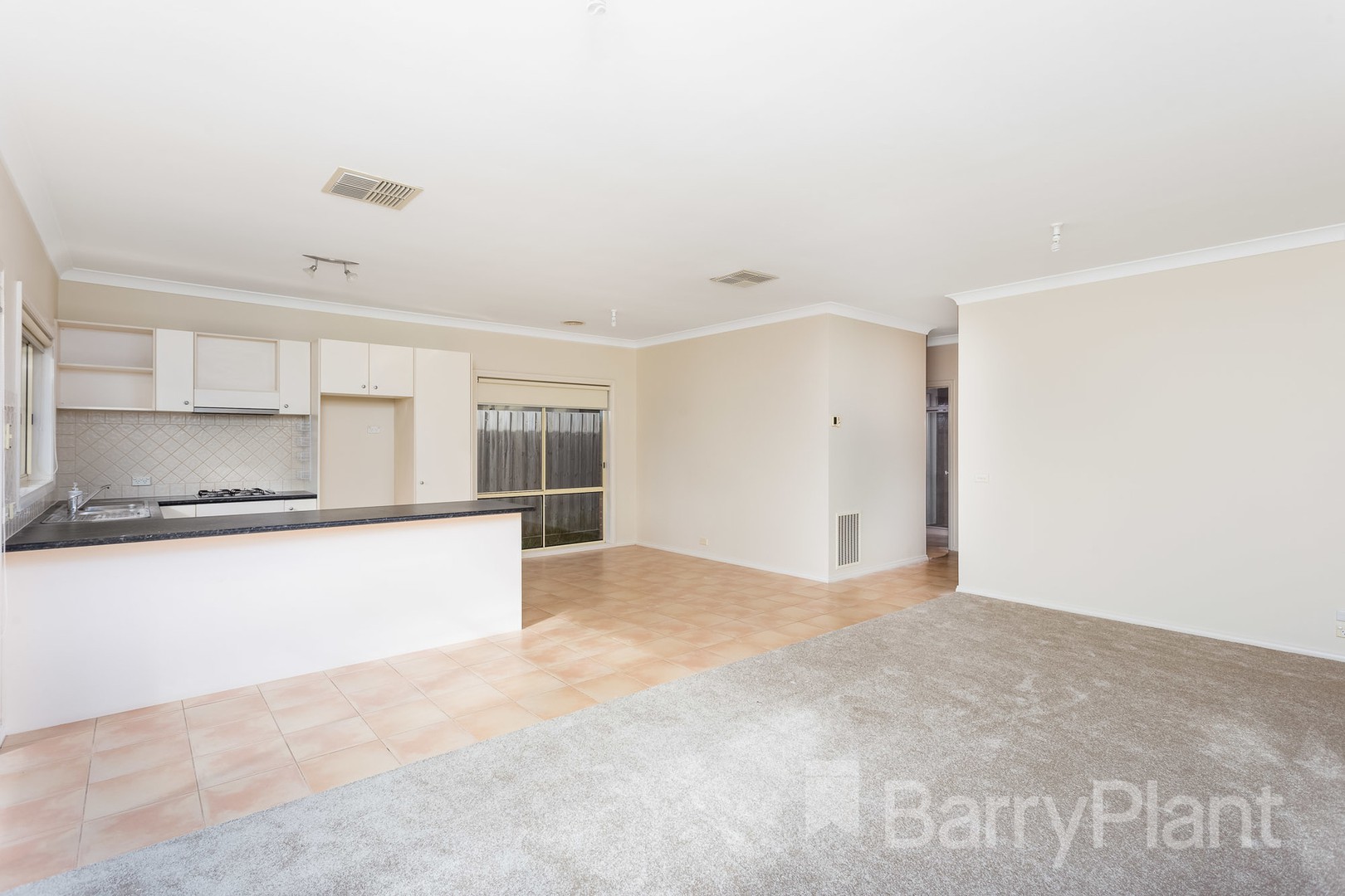 35 Hollington Crescent, Point Cook, VIC 3030, Point Cook - Thumbnail 3