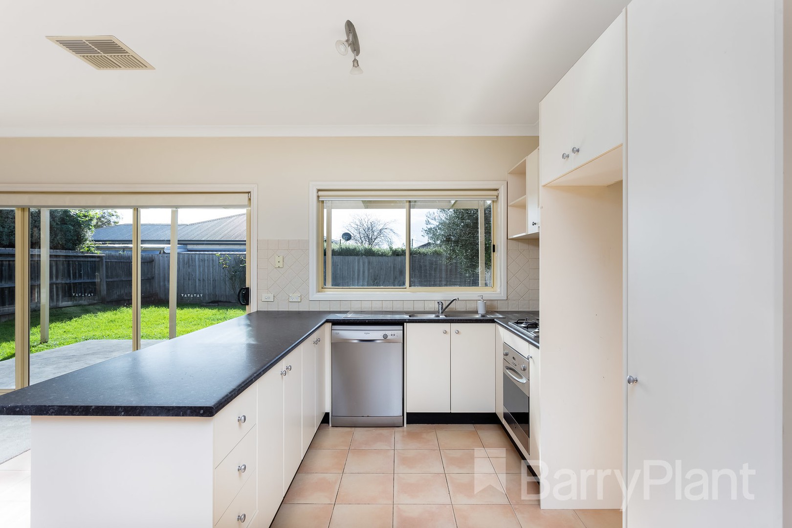 35 Hollington Crescent, Point Cook, VIC 3030, Point Cook - Thumbnail 5