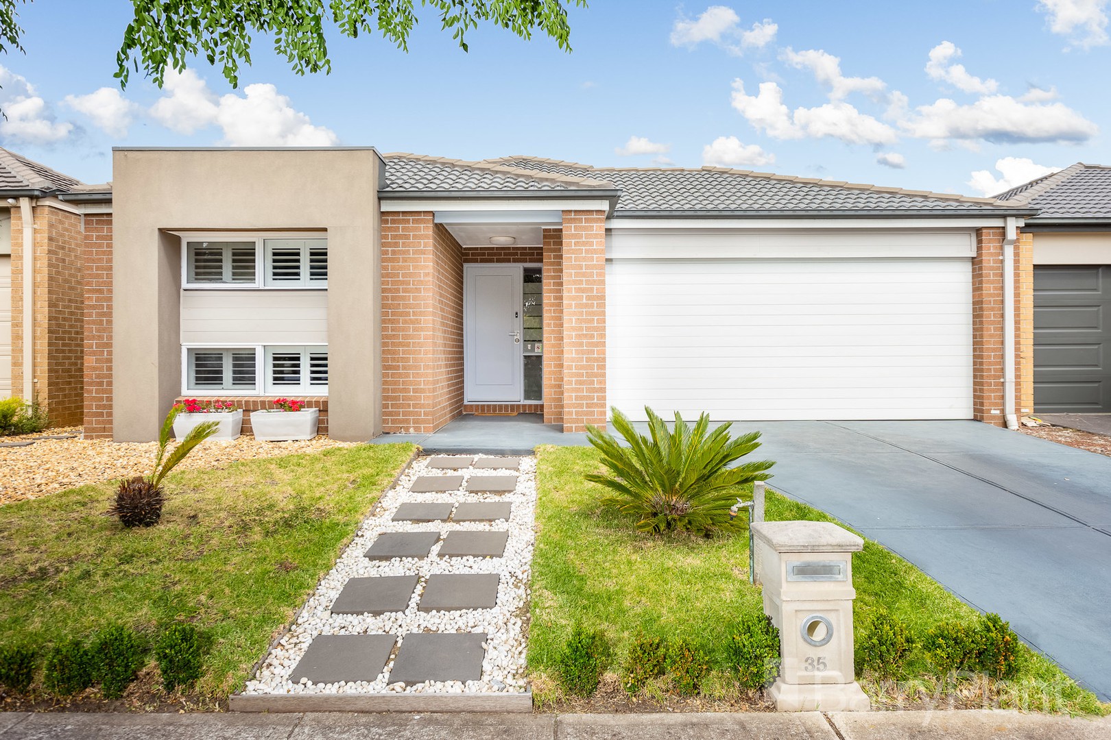 35 Hugo Drive, Point Cook, VIC 3030, Point Cook - Thumbnail 3