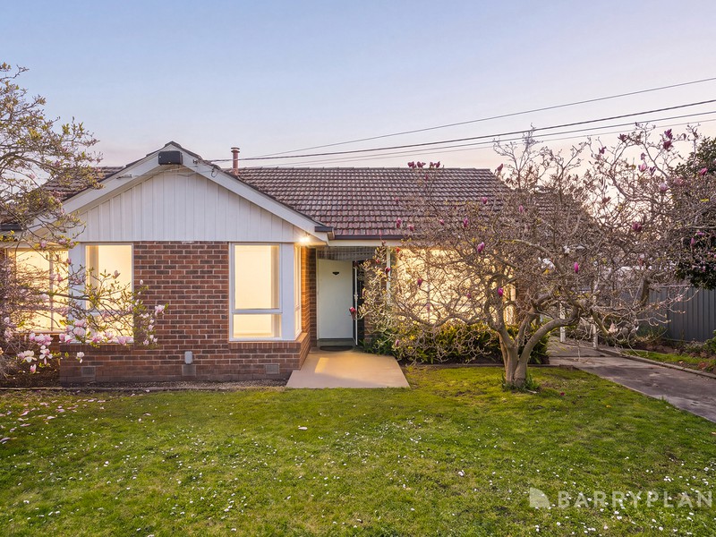 35 Ireland Avenue, Wantirna South, VIC 3152 - Image - 10/09/2026