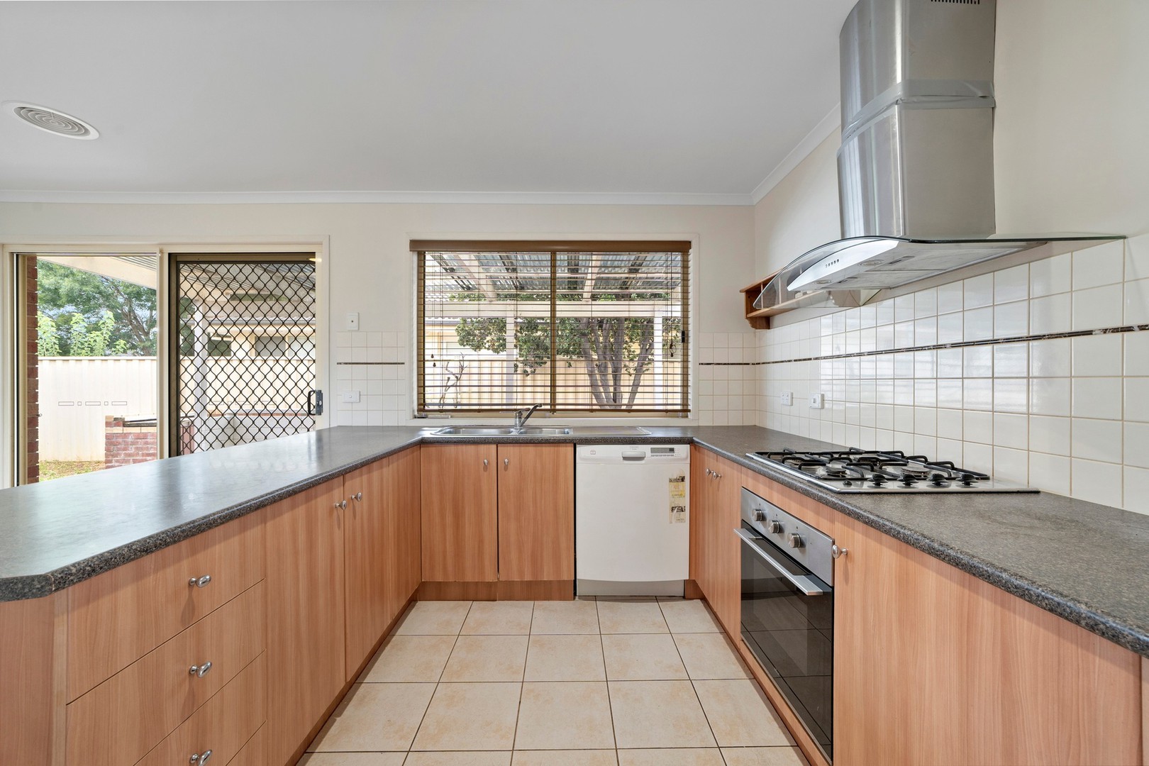 35 Kirkstone Road, Point Cook, VIC 3030, Point Cook - Thumbnail 5