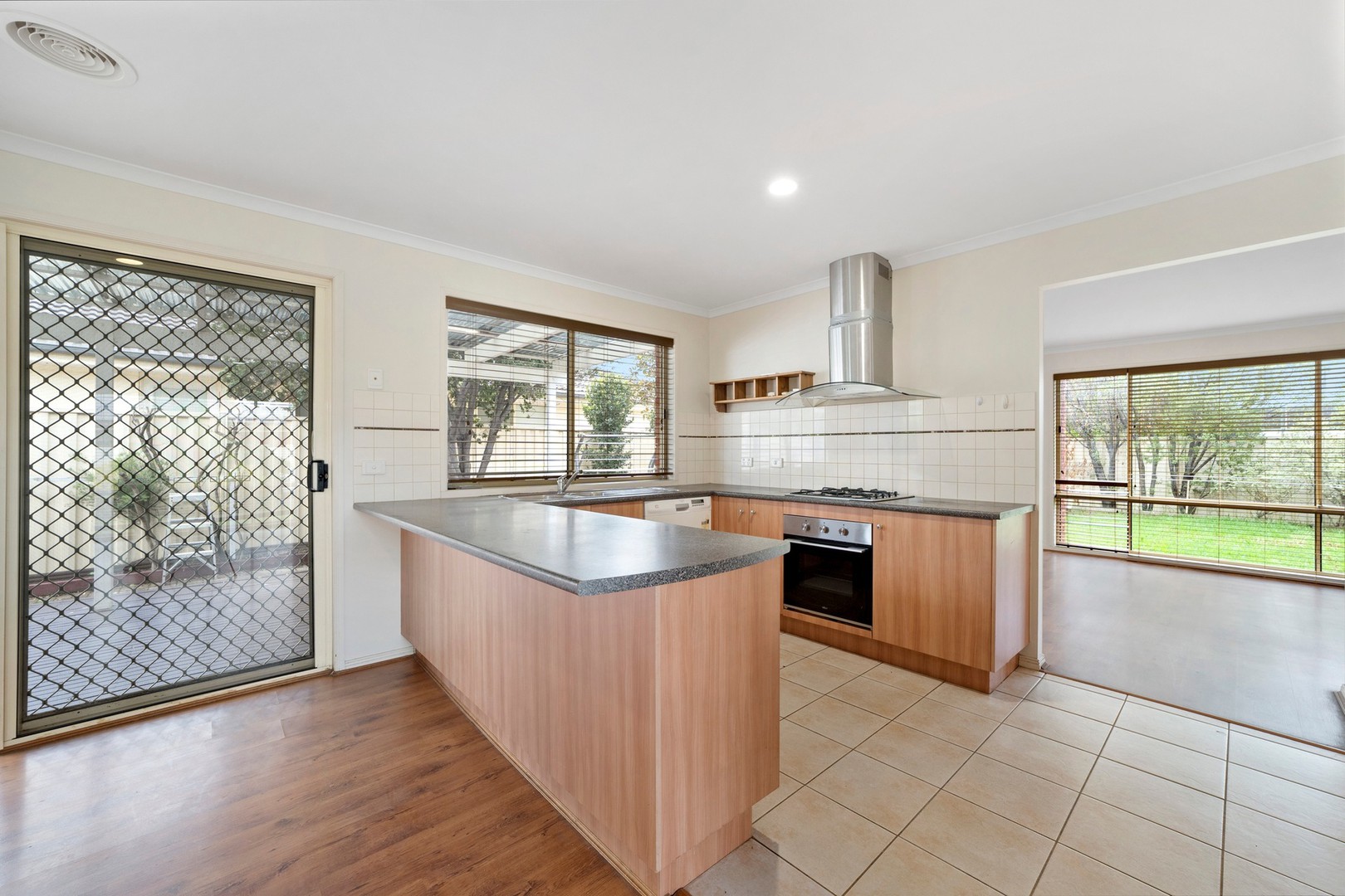 35 Kirkstone Road, Point Cook, VIC 3030, Point Cook - Thumbnail 6