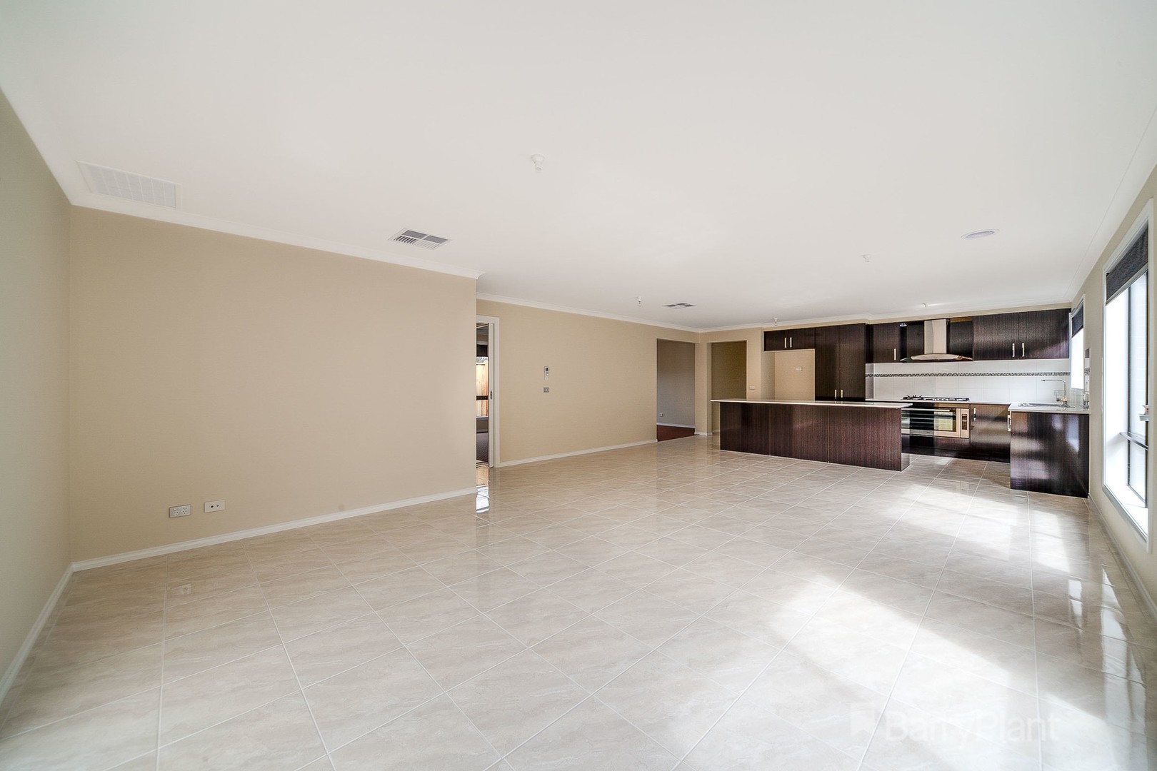 35 Leafy Circuit, Cranbourne East, VIC 3977 - Thumbnail 2 - 13/12/2021