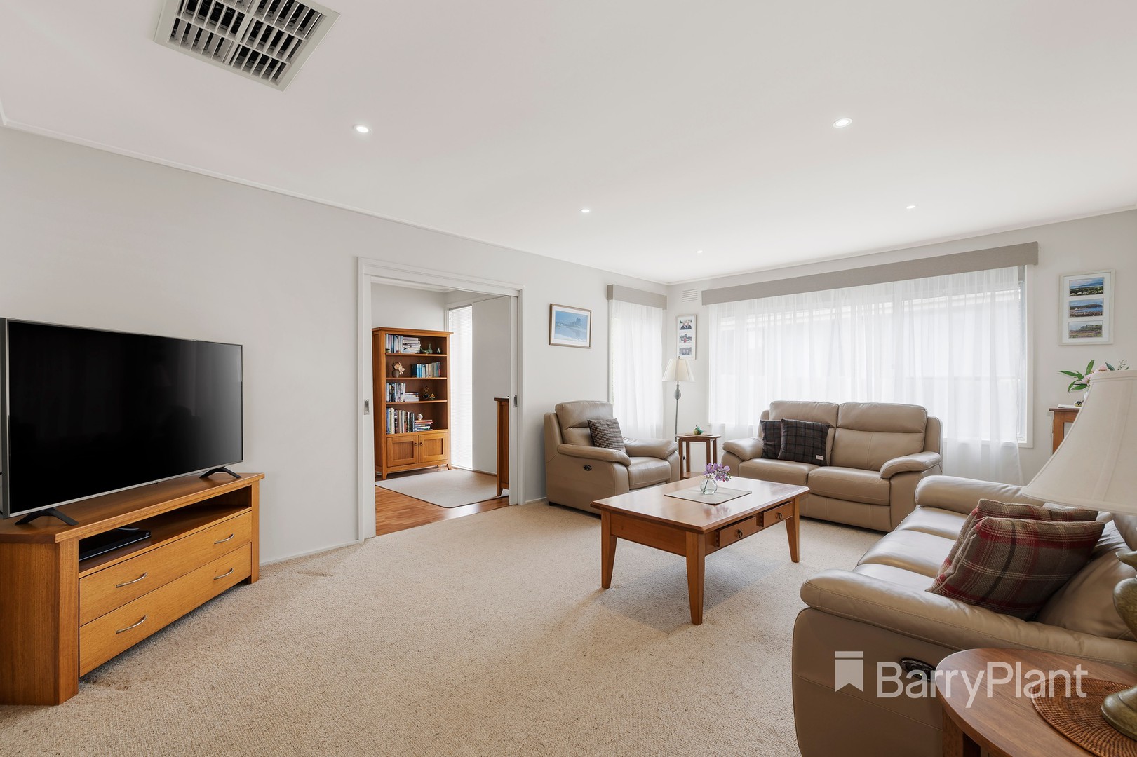 35 Ledbury CrescentBundoora, VIC 3083, Bundoora - Thumbnail 2