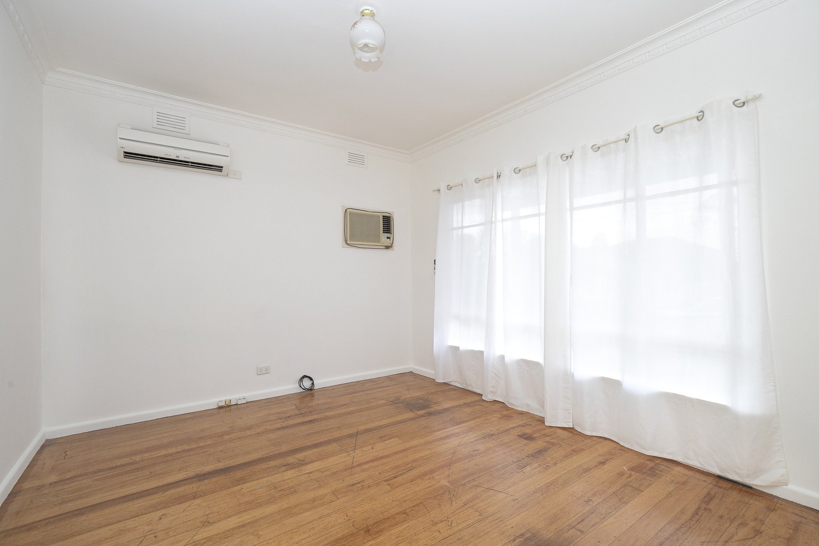 35 Leonard Avenue, St Albans, VIC 3021, St Albans - Thumbnail 4