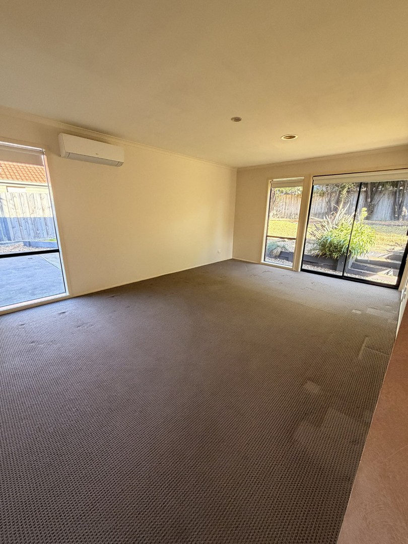 35 Louise Baille Avenue, Narre Warren South, VIC 3805 - Thumbnail 2 - 27/07/2026