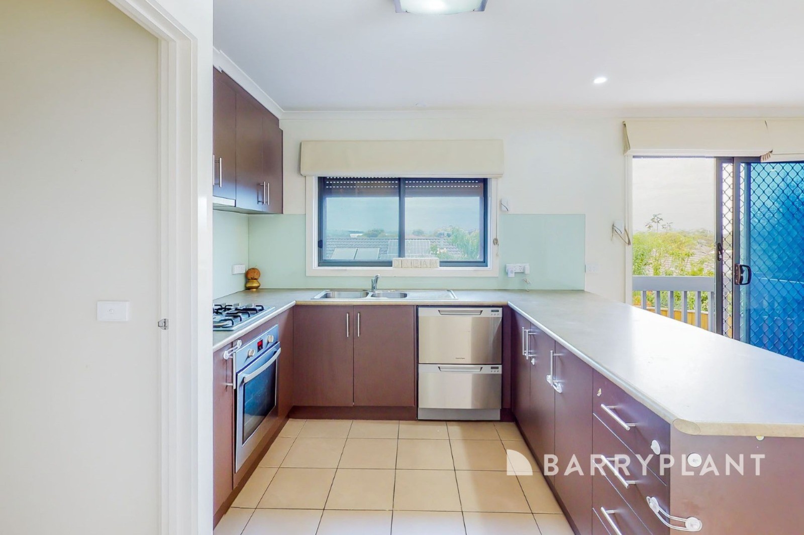 35 Mcarthurs Road, South Morang, VIC 3752, South Morang - Thumbnail 2