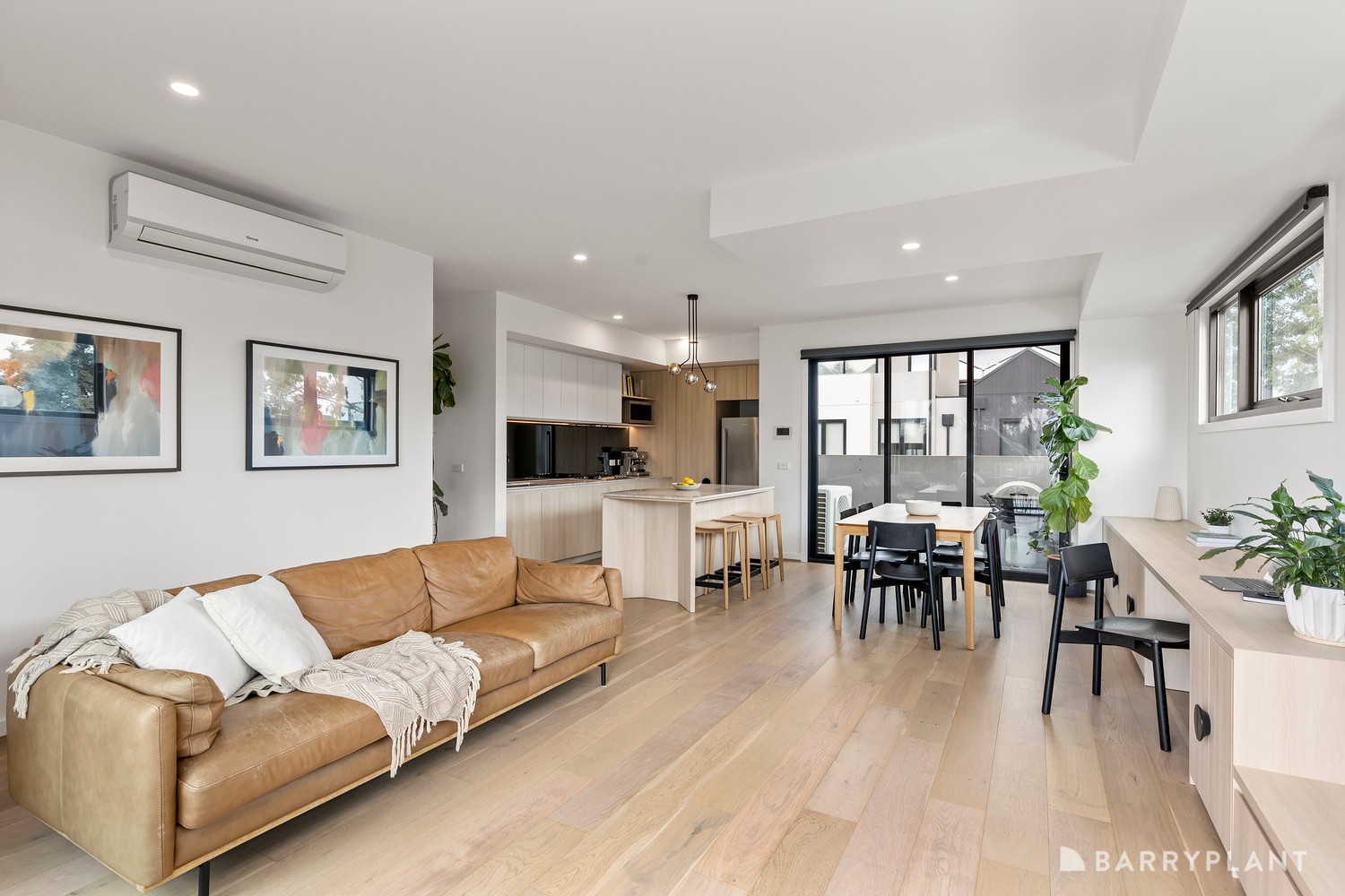 35 Mccracken Street, Sunshine, VIC 3020 - Thumbnail 2 - 08/04/2025